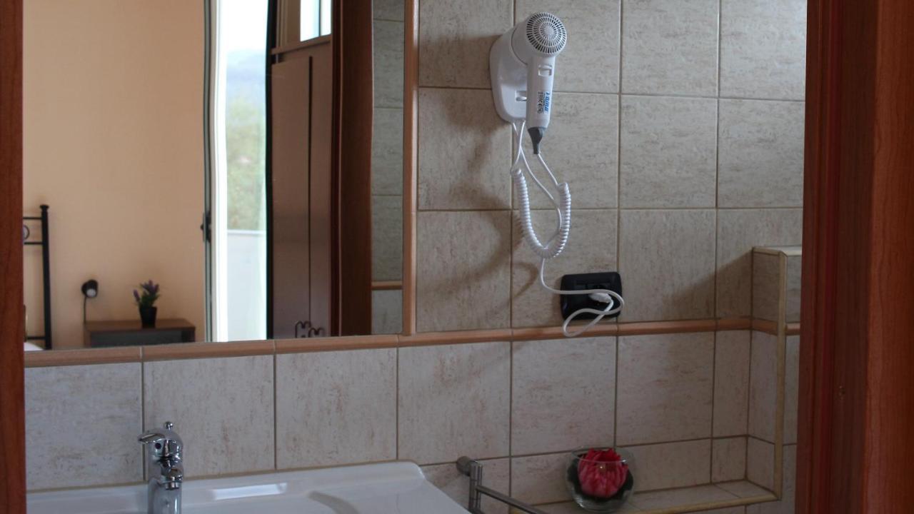 B&B Bassu 보사 외부 사진